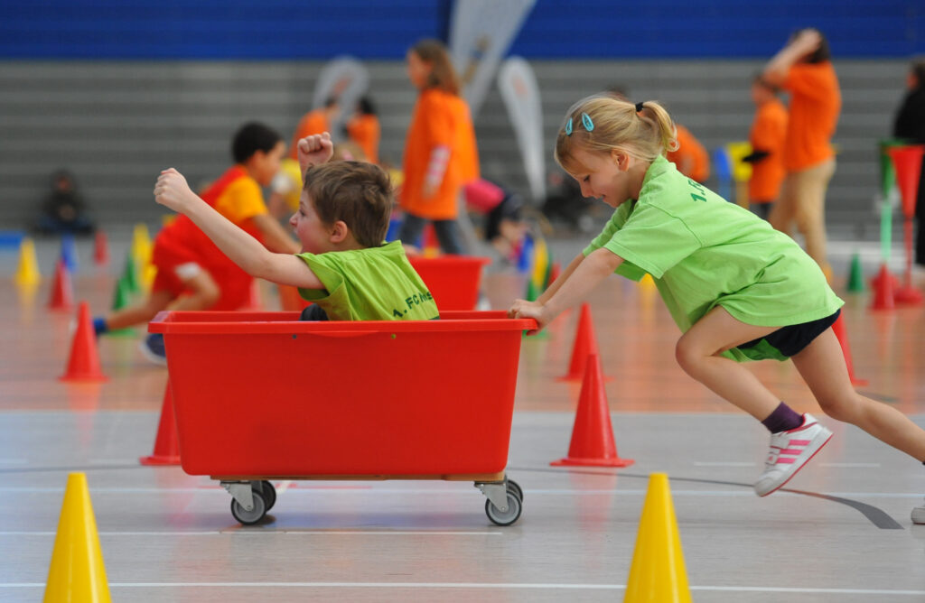 13. Dezember 2013, 
Kiga-Sportfest des Kreissportbundes Dresden;

Die Rechte zur Veröffentlichung des Fotos liegen beim Kreissportbund Dresden, der Fotograf ist frei von Ansprüchen Dritter. 
c by Matthias Rietschel; 
www.rietschel-foto.de, 
info@rietschel-foto.de,
rietschel@verizon-press.de;   
0172-3511011;
0351-2028585;
