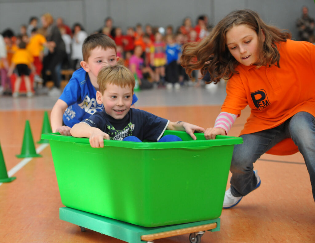 13. Dezember 2013, 
Kiga-Sportfest des Kreissportbundes Dresden;

Die Rechte zur Veröffentlichung des Fotos liegen beim Kreissportbund Dresden, der Fotograf ist frei von Ansprüchen Dritter. 
c by Matthias Rietschel; 
www.rietschel-foto.de, 
info@rietschel-foto.de,
rietschel@verizon-press.de;   
0172-3511011;
0351-2028585;